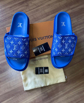 Conjunto Louis Vuitton Blue (Promoção Esquenta Black Friday) [CAMISA + BERMUDA + CHINELO]