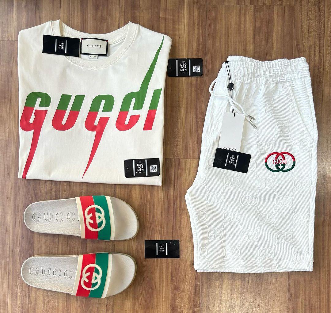 Conjunto de Grife da  Gucci  (Promoção Esquenta Black Friday) [CAMISA + BERMUDA + CHINELO])