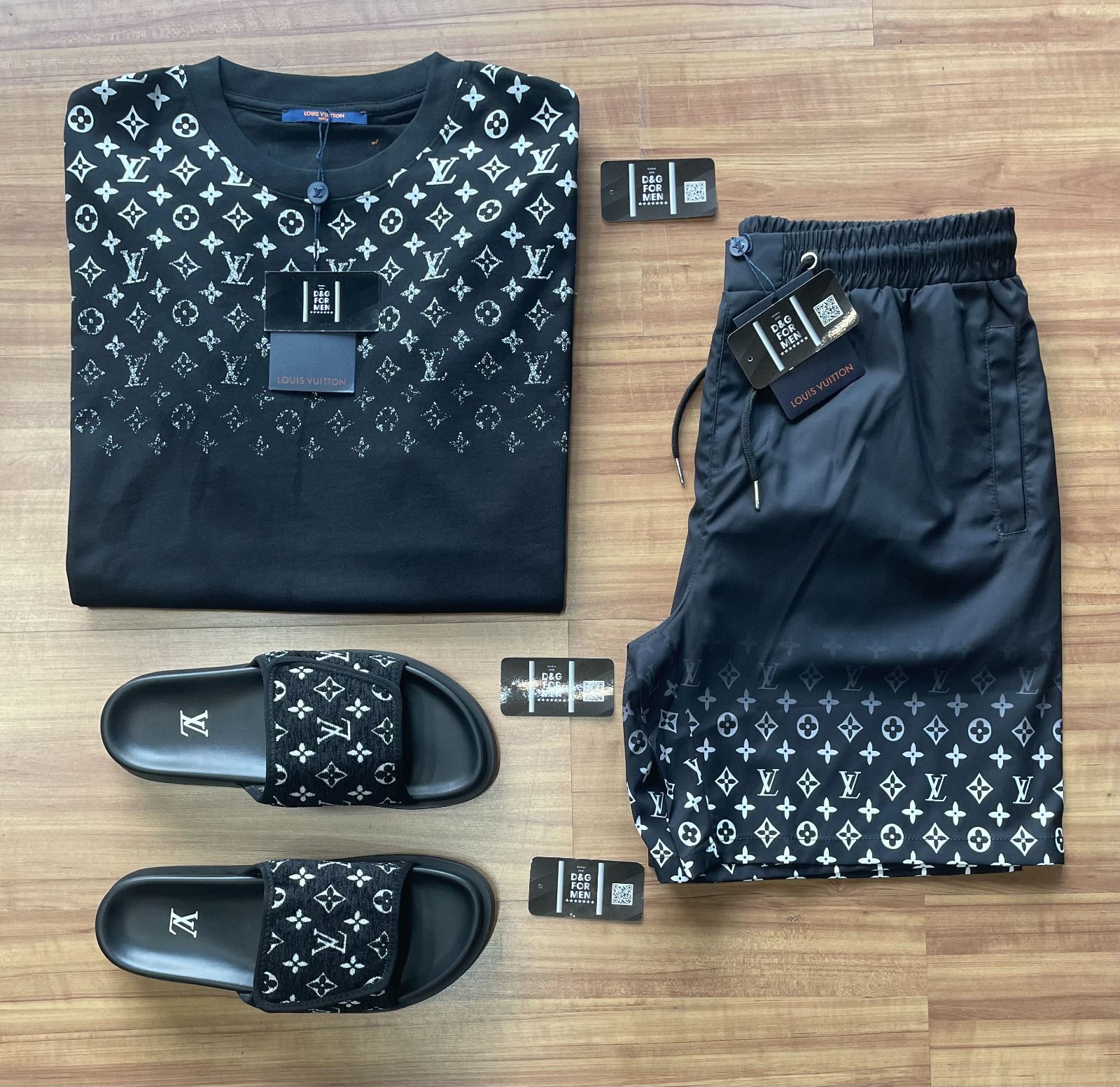 Conjunto Grife - Louis Vuitton (Promoção Esquenta Black Friday) [CAMISA + BERMUDA + BONÉ + CHINELO]