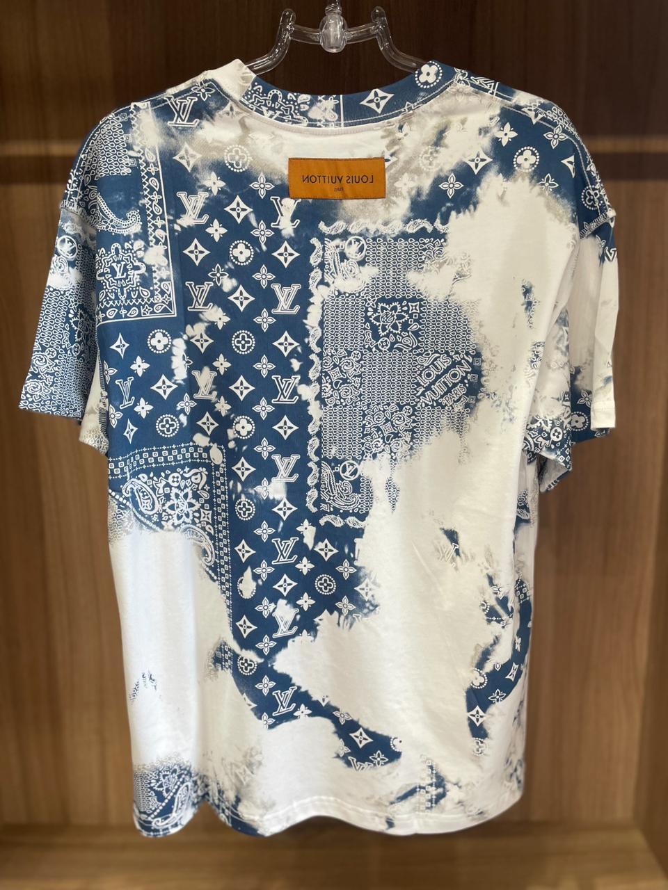 Conjunto Louis Vuitton Blue (Promoção Esquenta Black Friday) [CAMISA + BERMUDA + CHINELO]