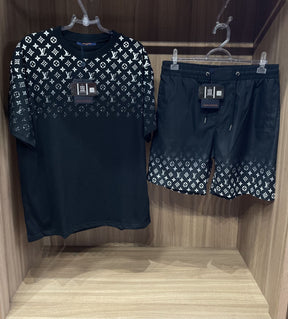 Conjunto Grife - Louis Vuitton (Promoção Esquenta Black Friday) [CAMISA + BERMUDA + CHINELO]