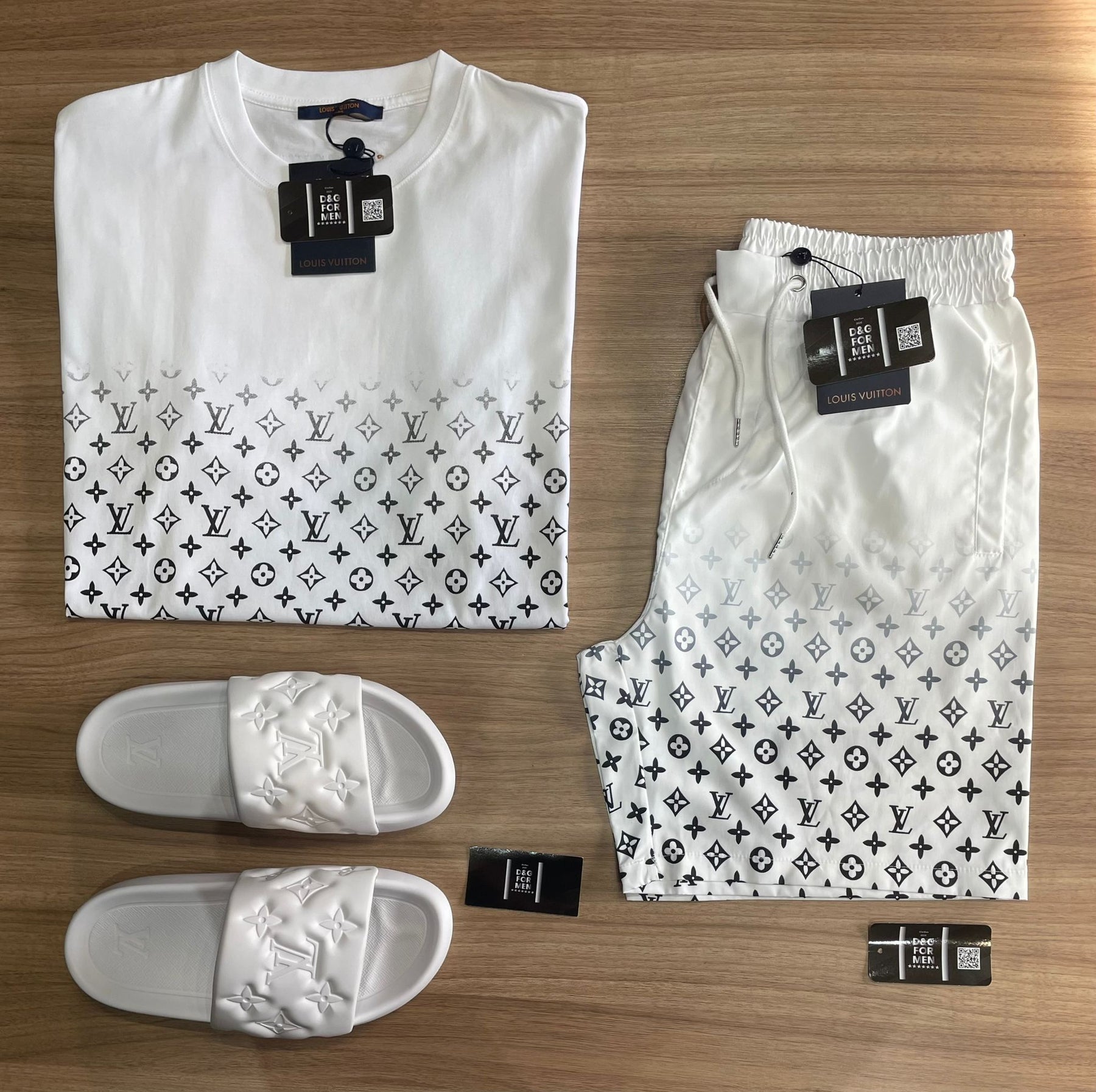 Conjunto Louis Vuitton Blue (Promoção Esquenta Black Friday) [CAMISA + BERMUDA + CHINELO]