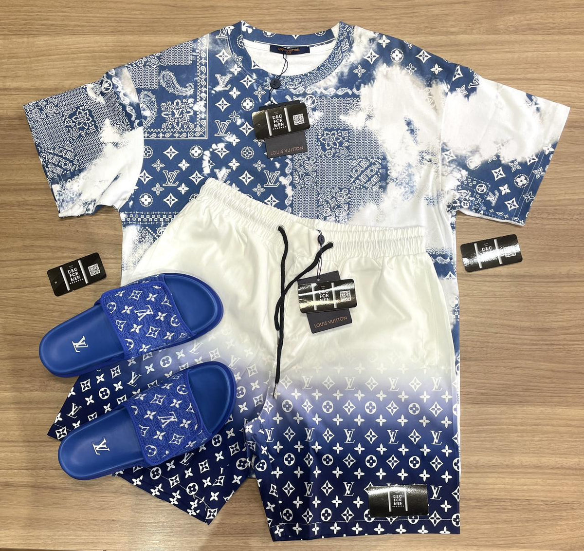 Conjunto Louis Vuitton Blue (Promoção Esquenta Black Friday) [CAMISA + BERMUDA + CHINELO]