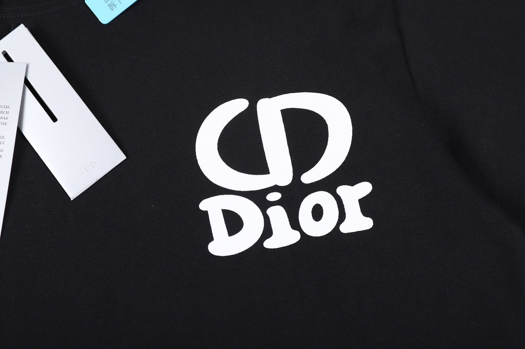 Camiseta Dior Vintage - Edição Retrô Preto