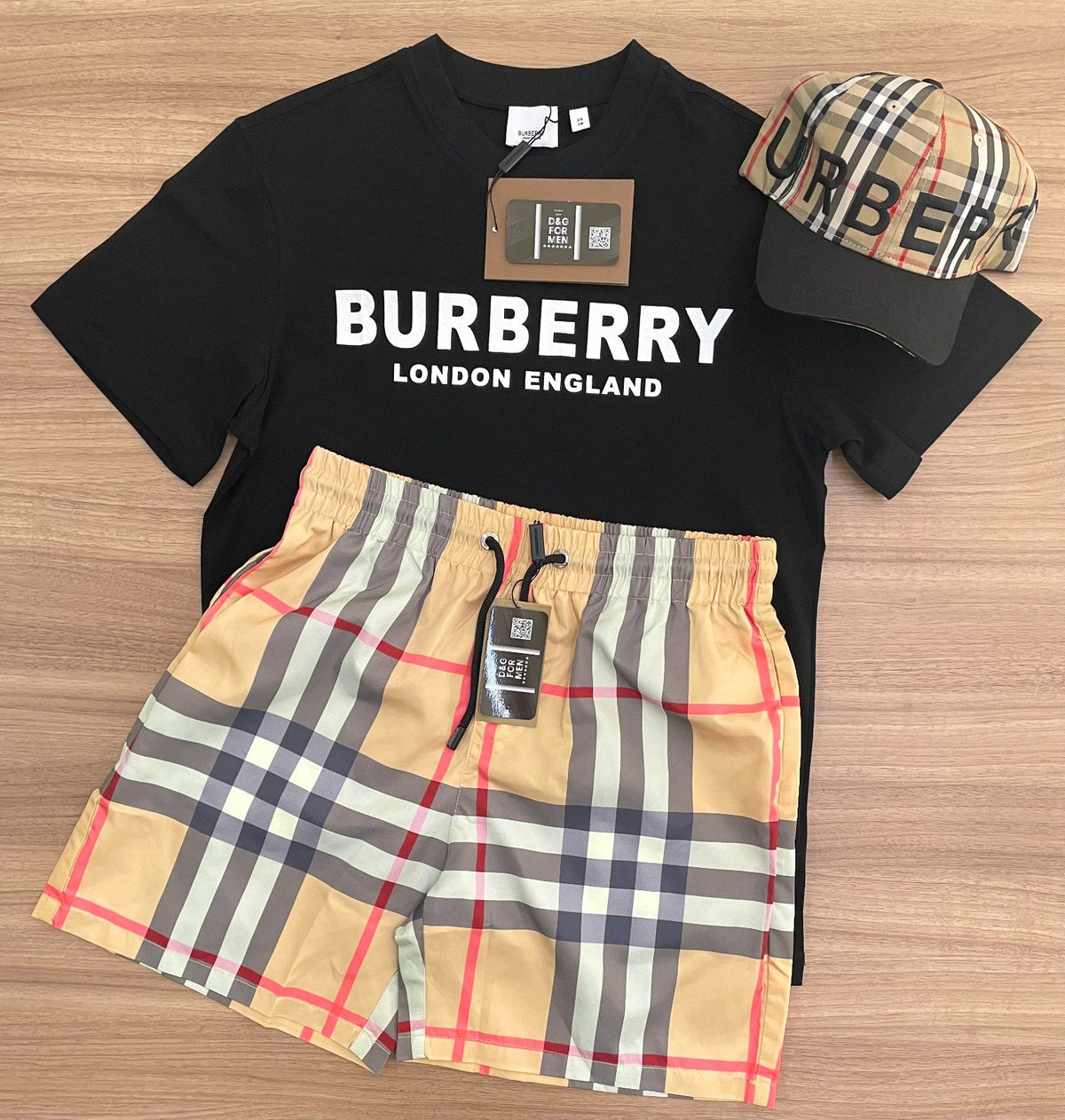 Conjunto De Grife - BURBERRY (Promoção Esquenta Black Friday) [CAMISA + BERMUDA + CHINELO]