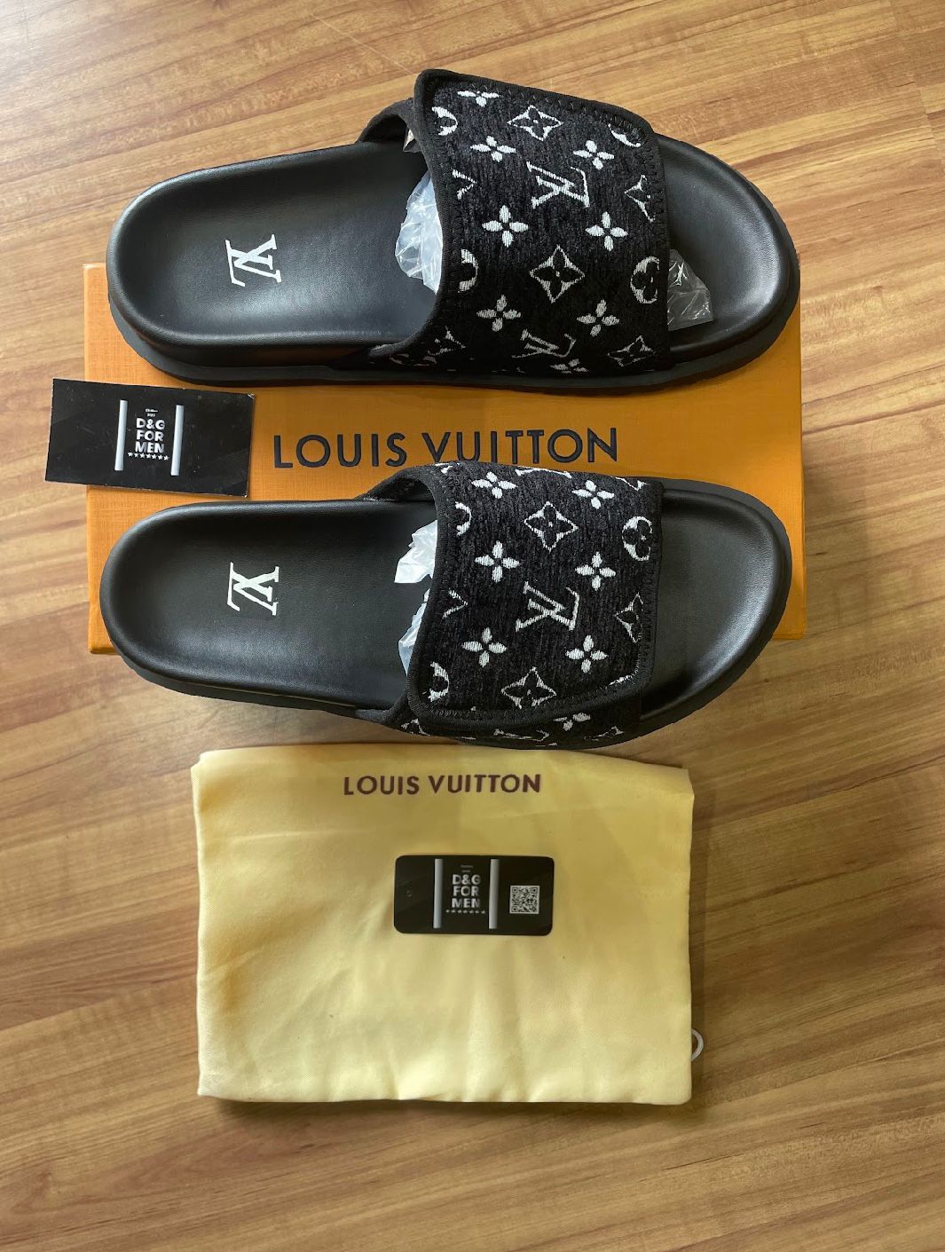 Conjunto Grife - Louis Vuitton (Promoção Esquenta Black Friday) [CAMISA + BERMUDA + BONÉ + CHINELO]