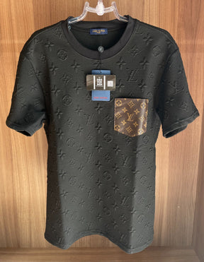 Conjunto Grife - Louis Vuitton Black (Promoção Esquenta Black Friday) [CAMISA + BERMUDA + BONÉ + CHINELO